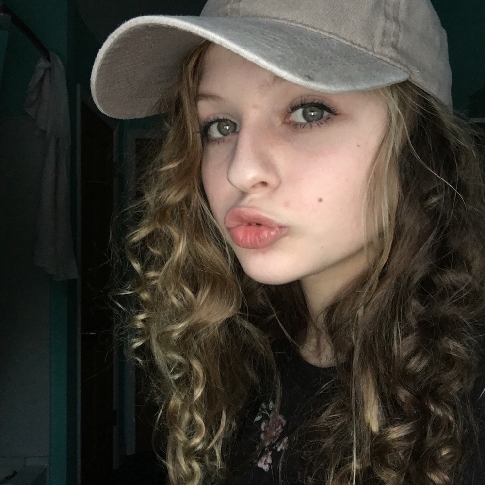 Meet your Posher, Hannah